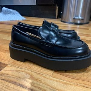 Black H&M platform loafers NWT
